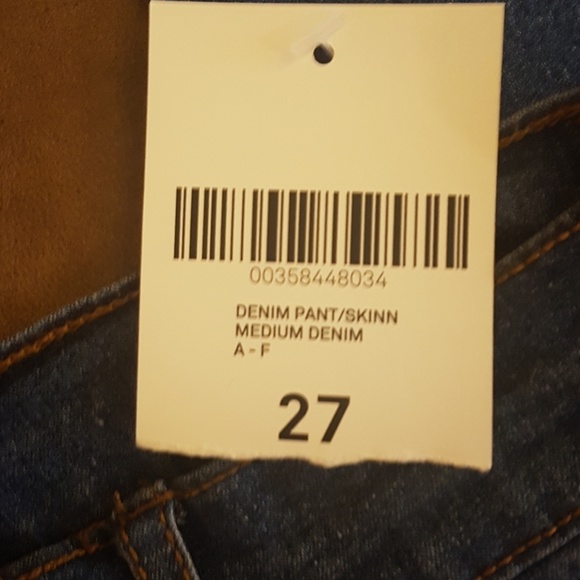 Skinny Jean's - Picture 4 of 5